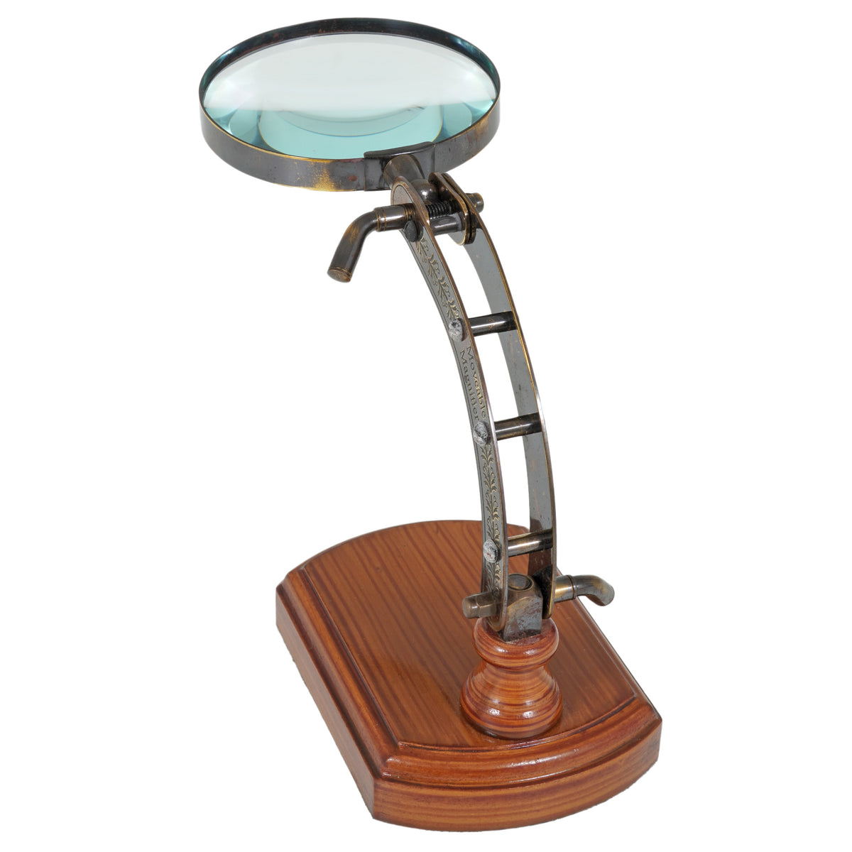 COLLECTOR’S MAGNIFYING GLASS